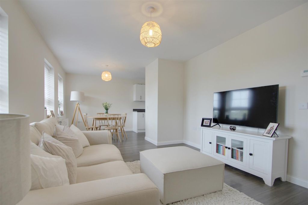 Property photo 2 of 14 Lounge Diner