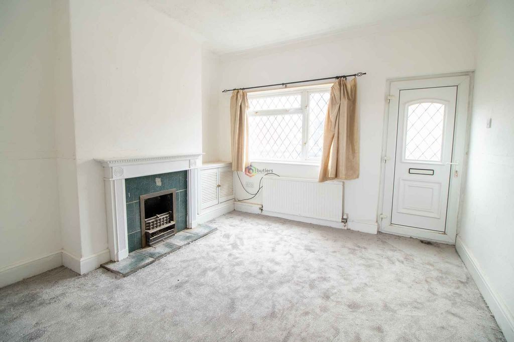 Property photo 2 of 8