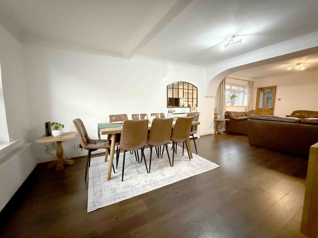 Property photo 3 of 20 Gallery