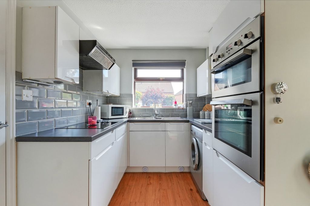 Property photo 2 of 16