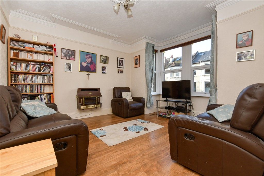 Property photo 1 of 18 Living Room