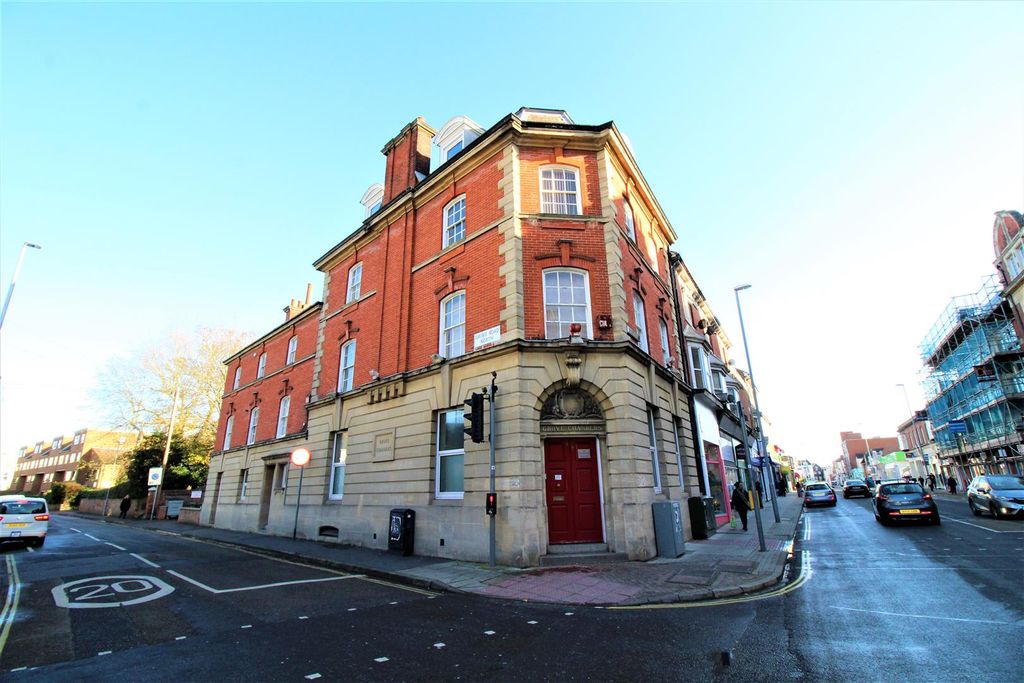 Property photo 1 of 8