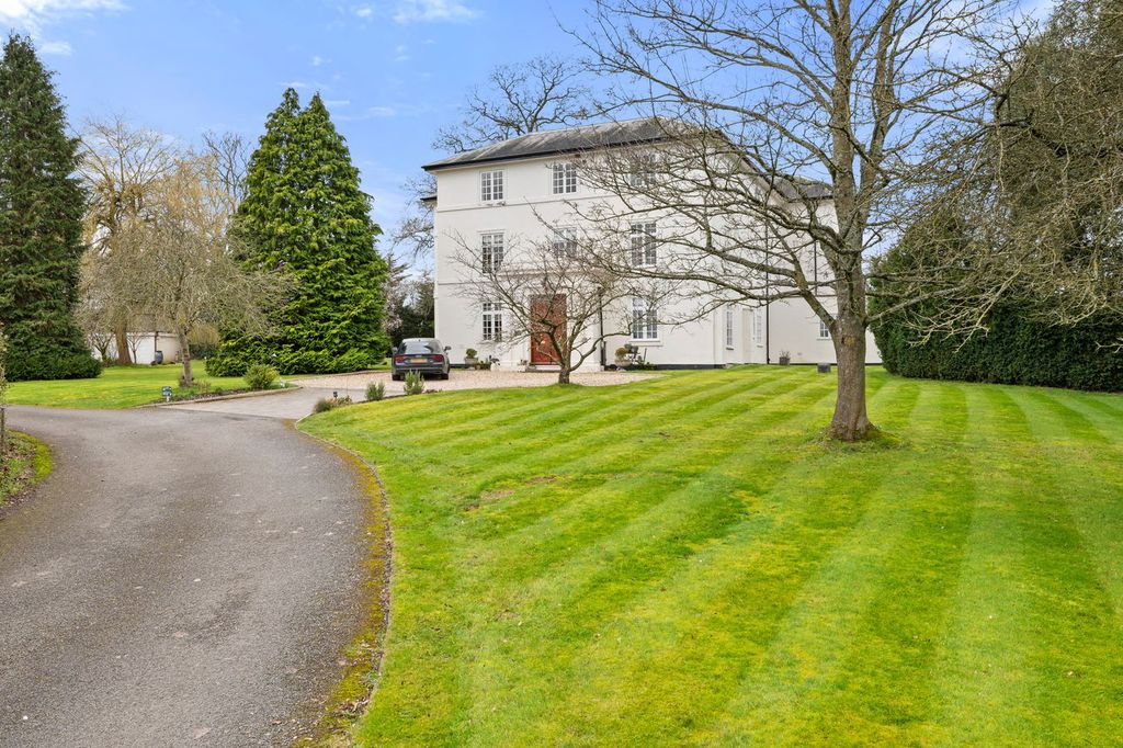 Property photo 1 of 30