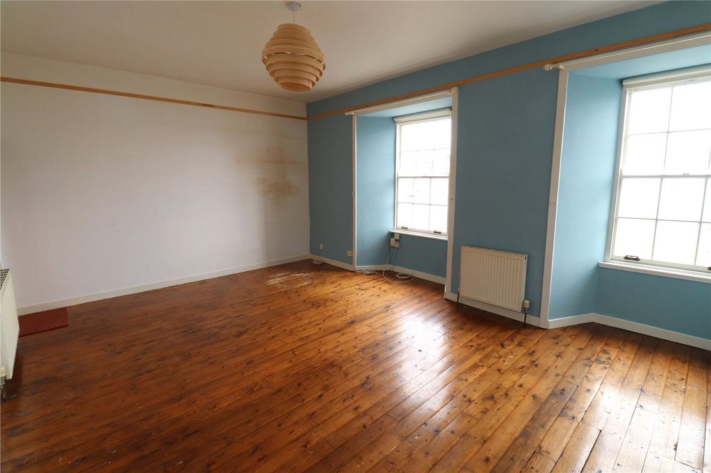 Property photo 3 of 19 Living/Dining