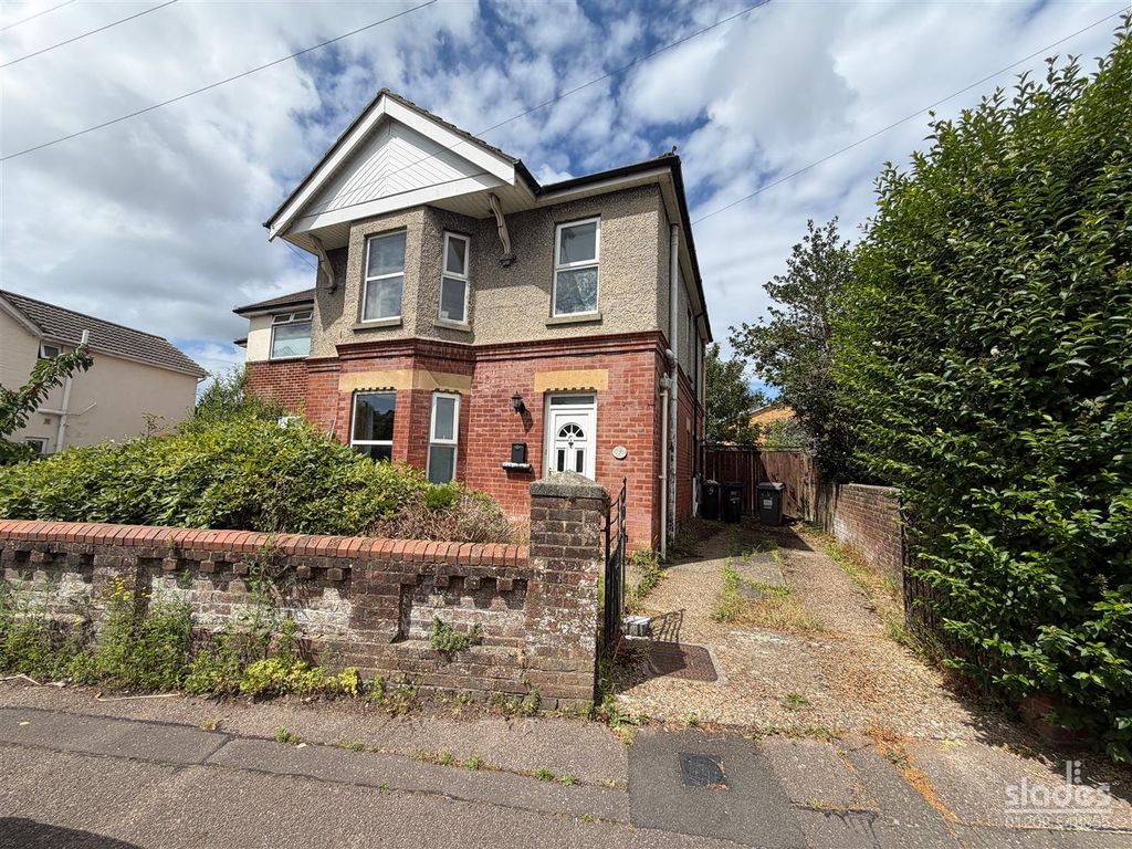 Property photo 1 of 17 4A5630Db-141D-4D82-80D8-55Dbe7D7E3DC.Jpg