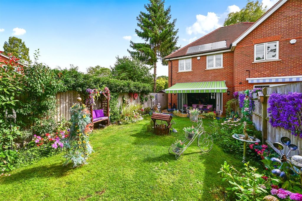 Property photo 2 of 14 Picture No. 12