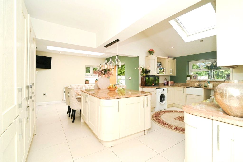 Property photo 2 of 25 Picture No. 86