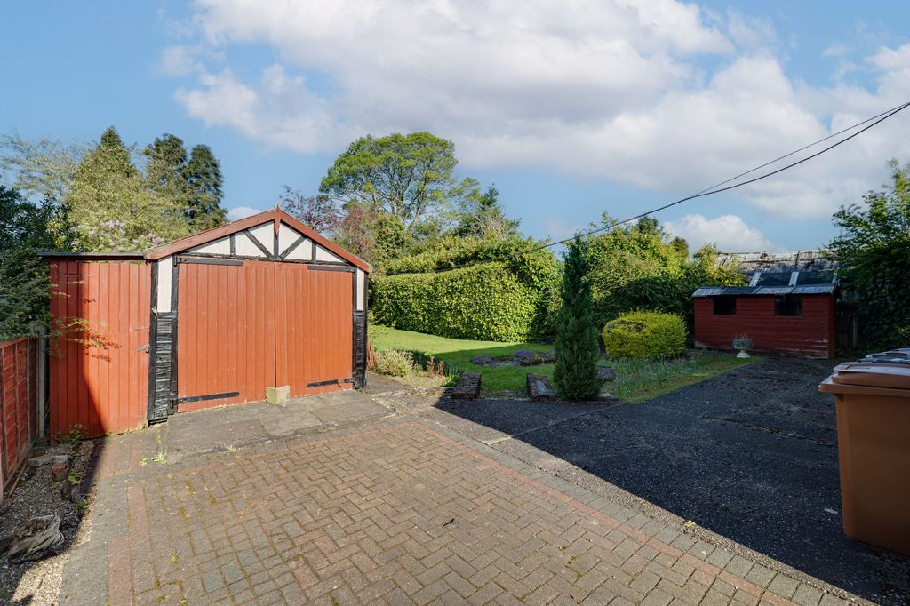Property photo 2 of 25