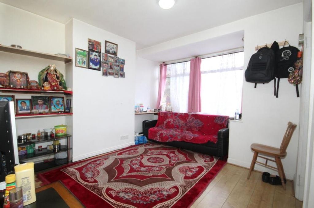 Property photo 3 of 8