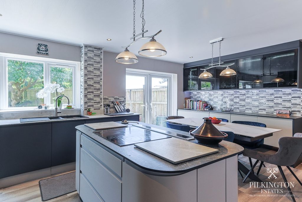 Property photo 2 of 18 5375732