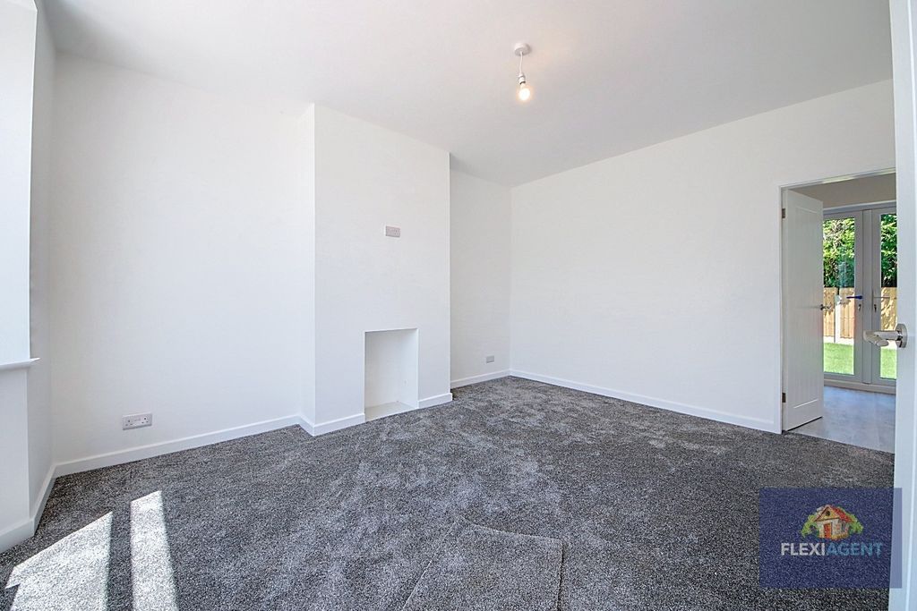 Property photo 3 of 13 4351914