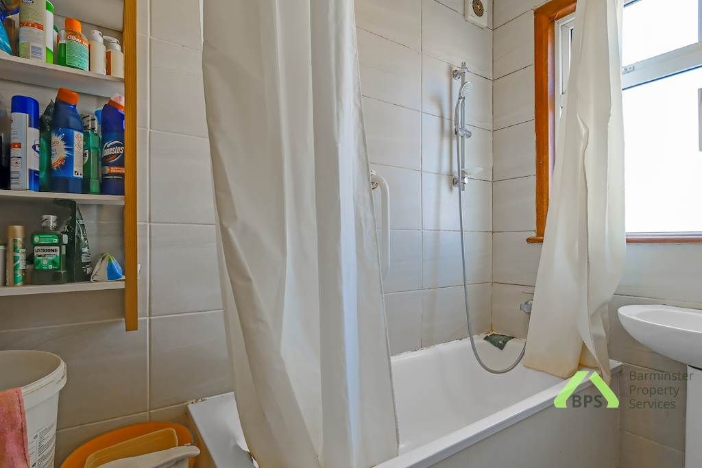 Property photo 1 of 9 3 Bed Terraced House For Sale Mafeking Road, Tottenham N17