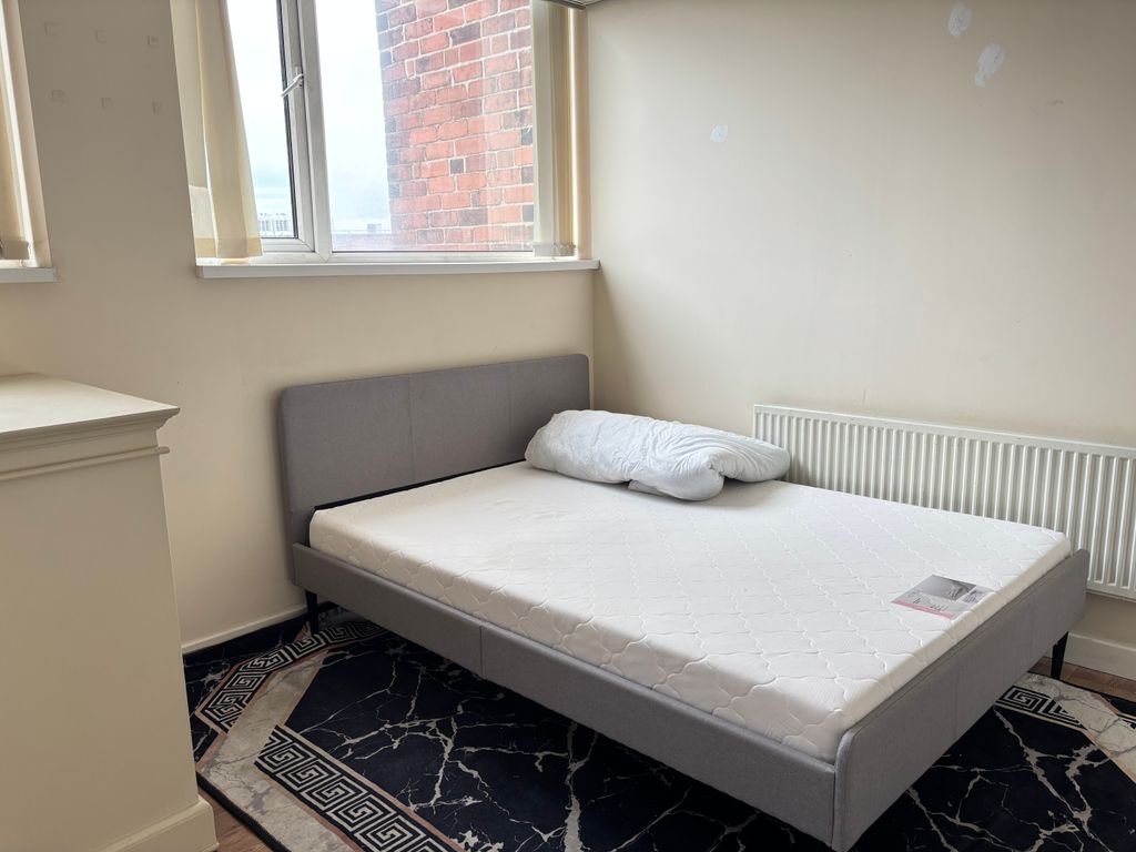 Property photo 3 of 13 Double Bed