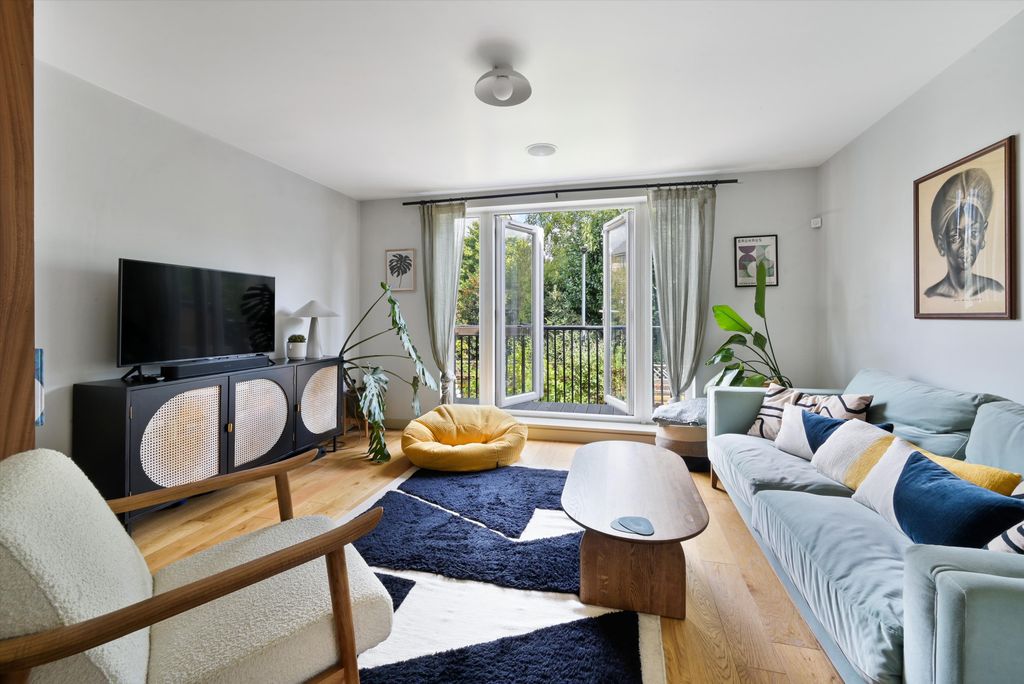 Property photo 1 of 12 Image