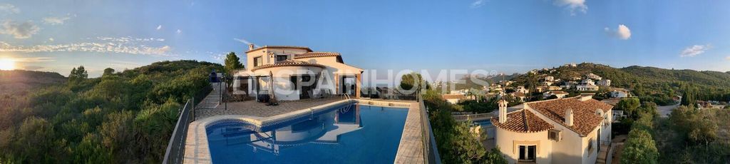 Property photo 2 of 45