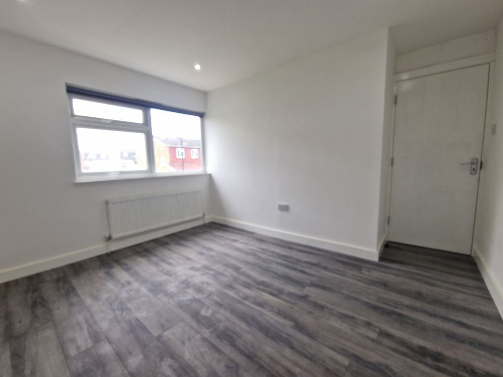 Property photo 2 of 19 Gallery