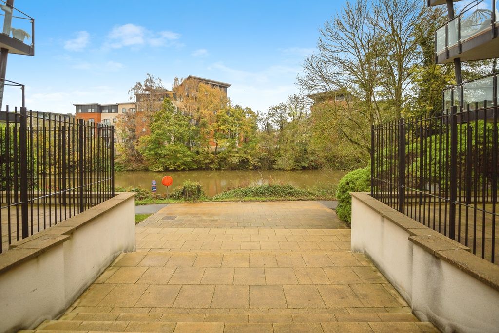 Property photo 3 of 17 Photo