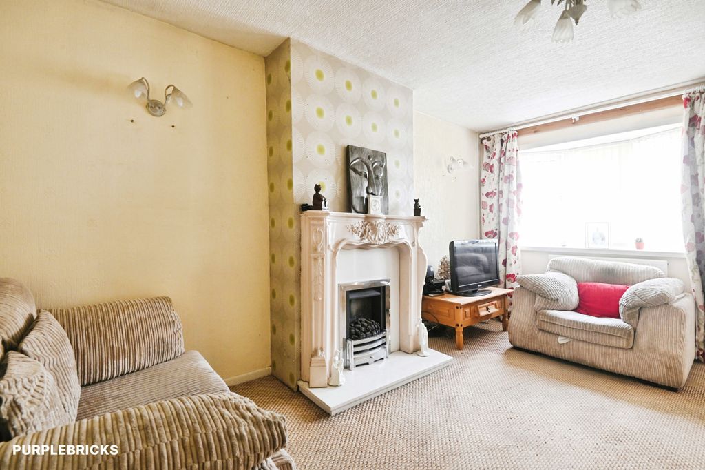 Property photo 3 of 25
