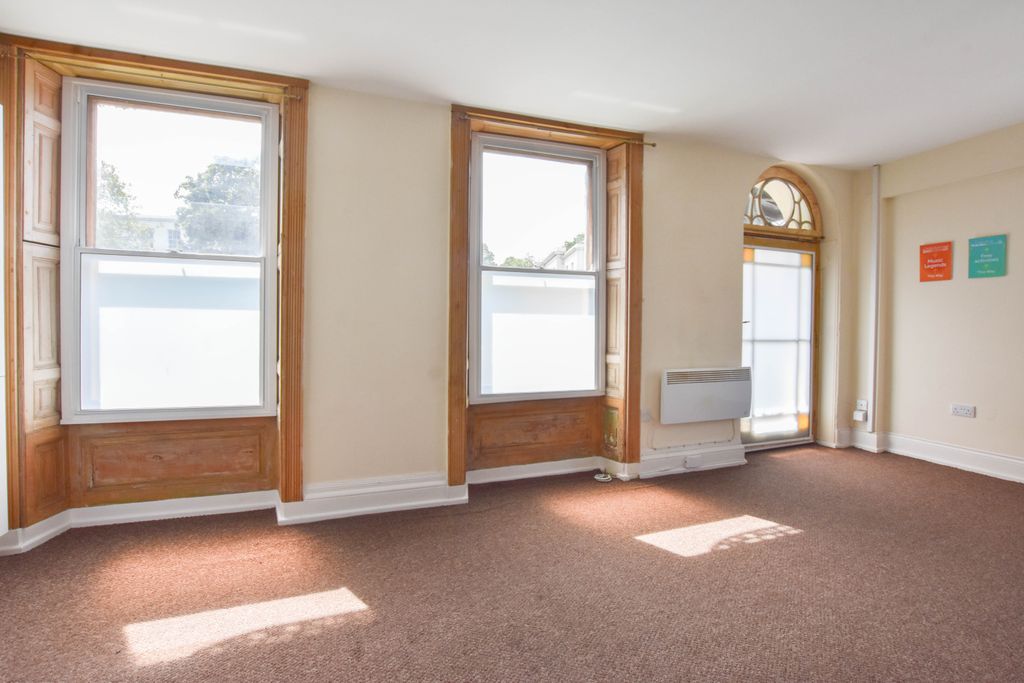 Property photo 3 of 5