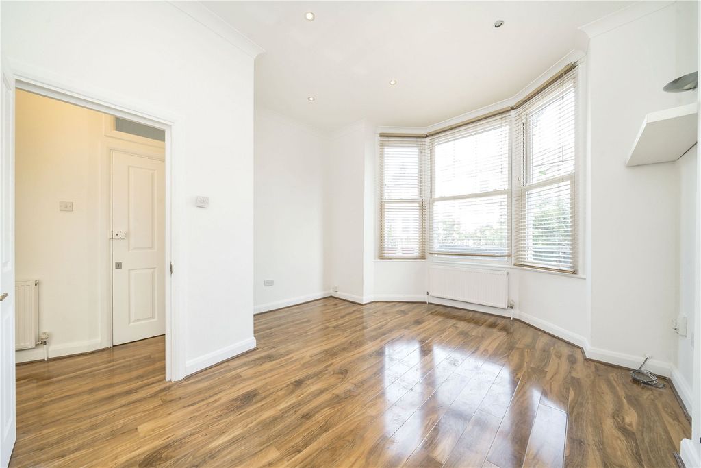 Property photo 3 of 9 Picture No. 02