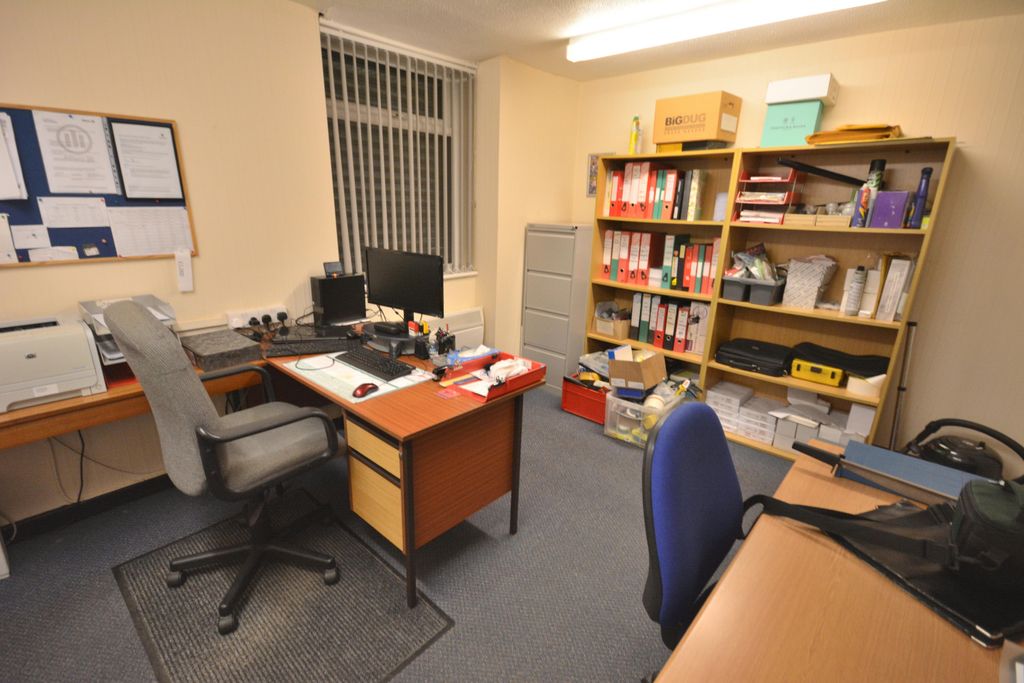 Property photo 3 of 19 Office One