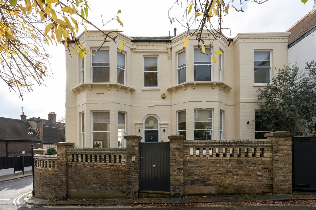 Property photo 1 of 20