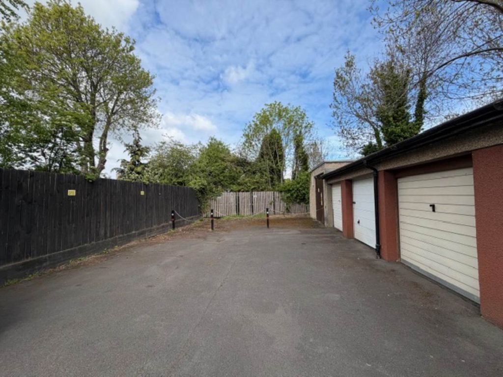 Property photo 1 of 5 4