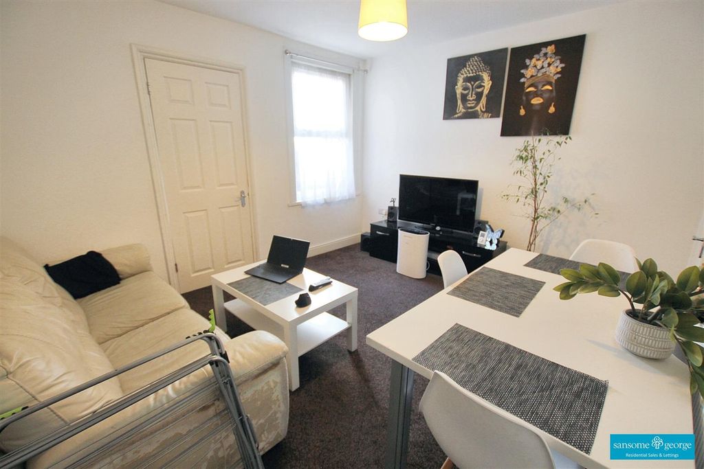 Property photo 3 of 14 Dining Room