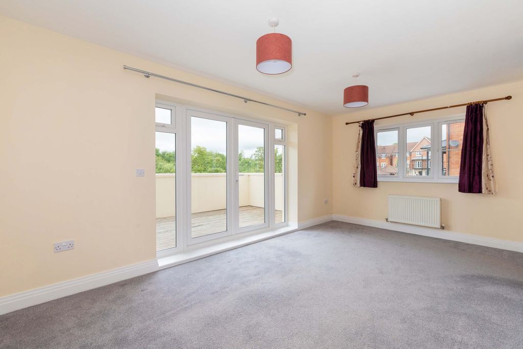 Property photo 3 of 13