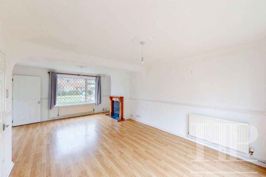 Property photo 2 of 23