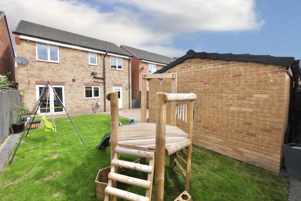 Property photo 2 of 25 25