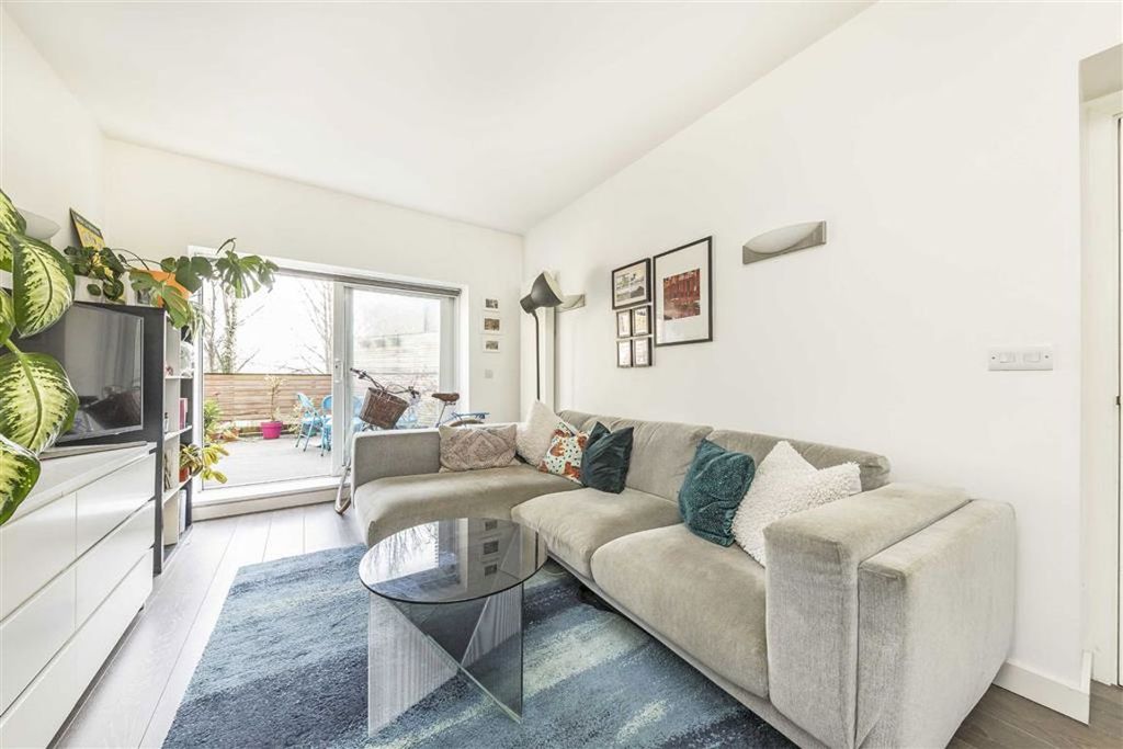 Property photo 1 of 4