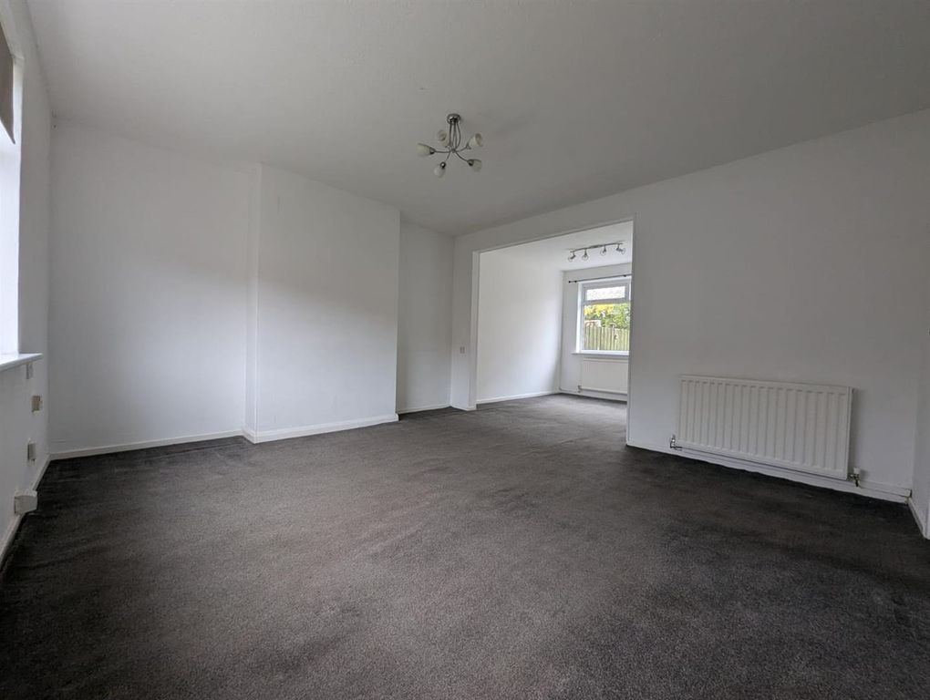 Property photo 2 of 7 Living Room