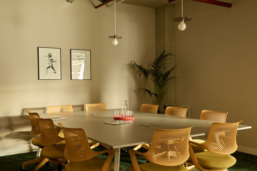 Property photo 3 of 12 10 Person Boardroom