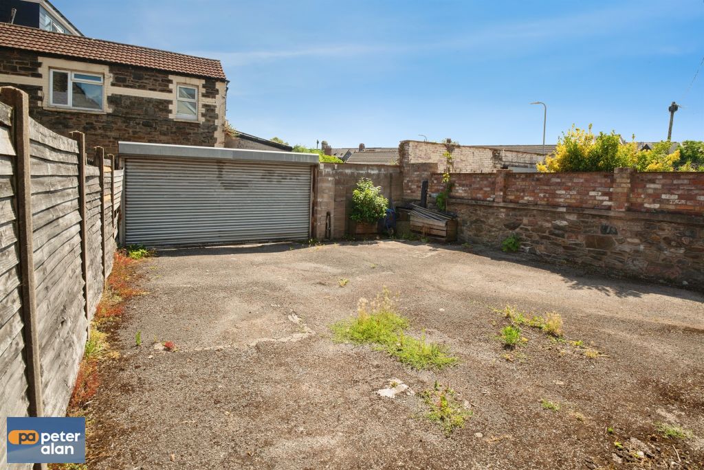 Property photo 3 of 9
