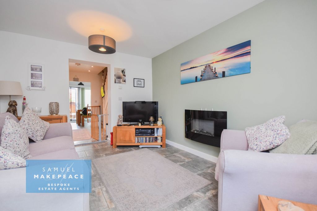 Property photo 2 of 17 Gallery