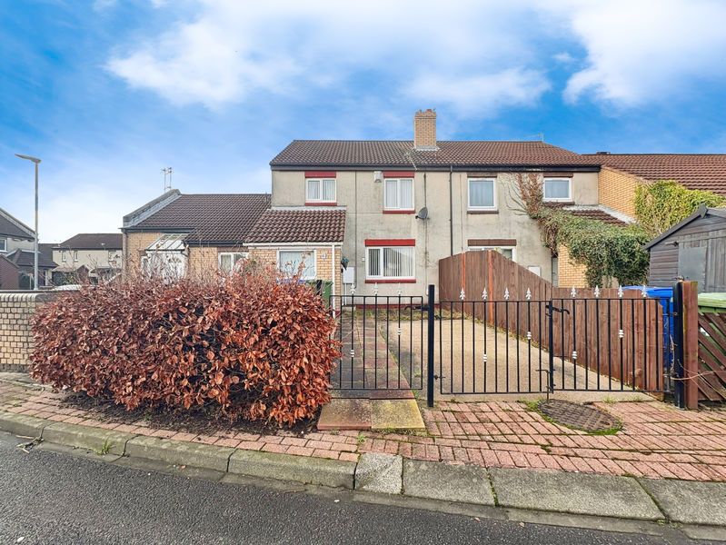 Property photo 1 of 9 Photo 3