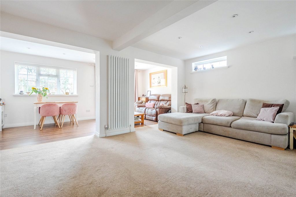 Property photo 2 of 18 Picture No. 12