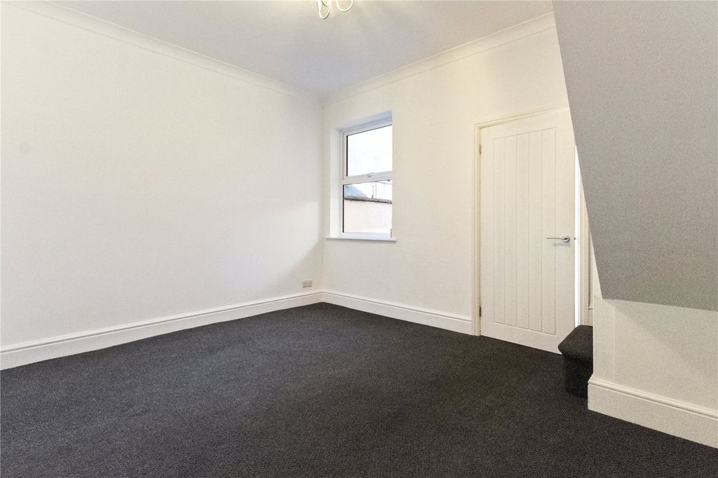 Property photo 3 of 12 Picture No. 12