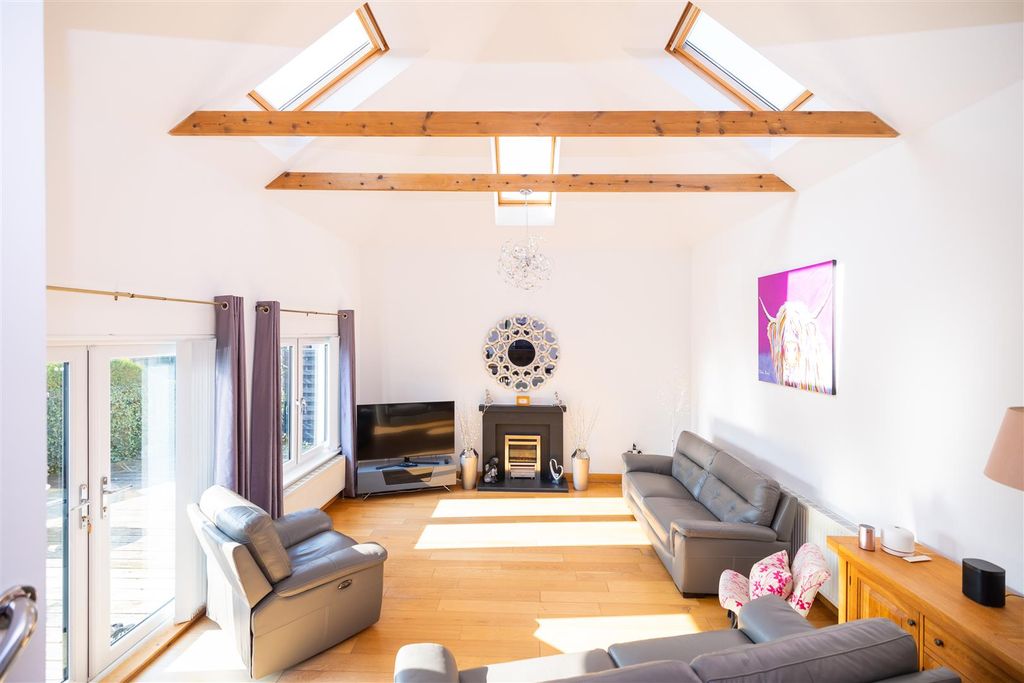 Property photo 3 of 30