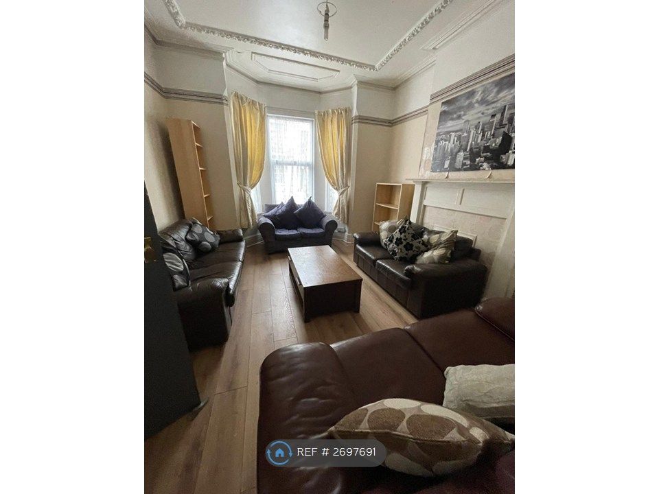 Property photo 2 of 25