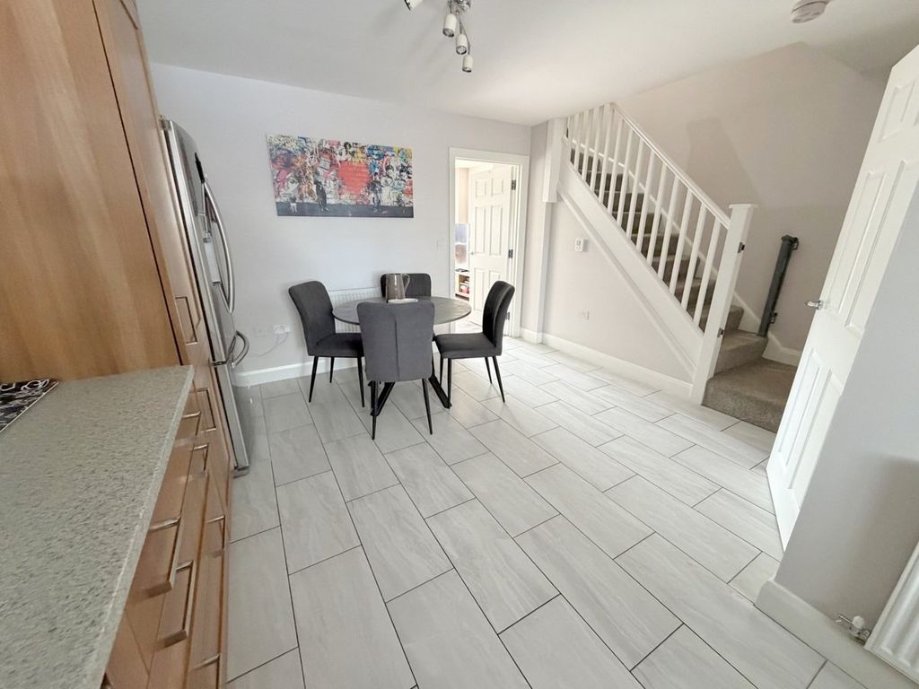 Property photo 3 of 25