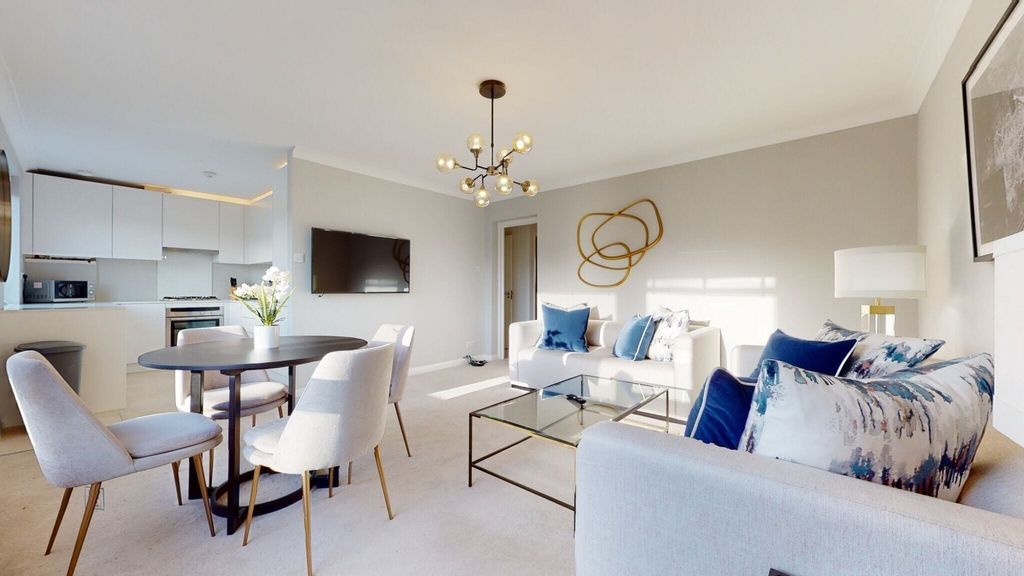 Property photo 2 of 22