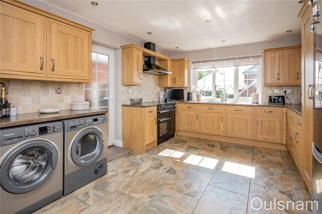 Property photo 3 of 31 Picture No. 14
