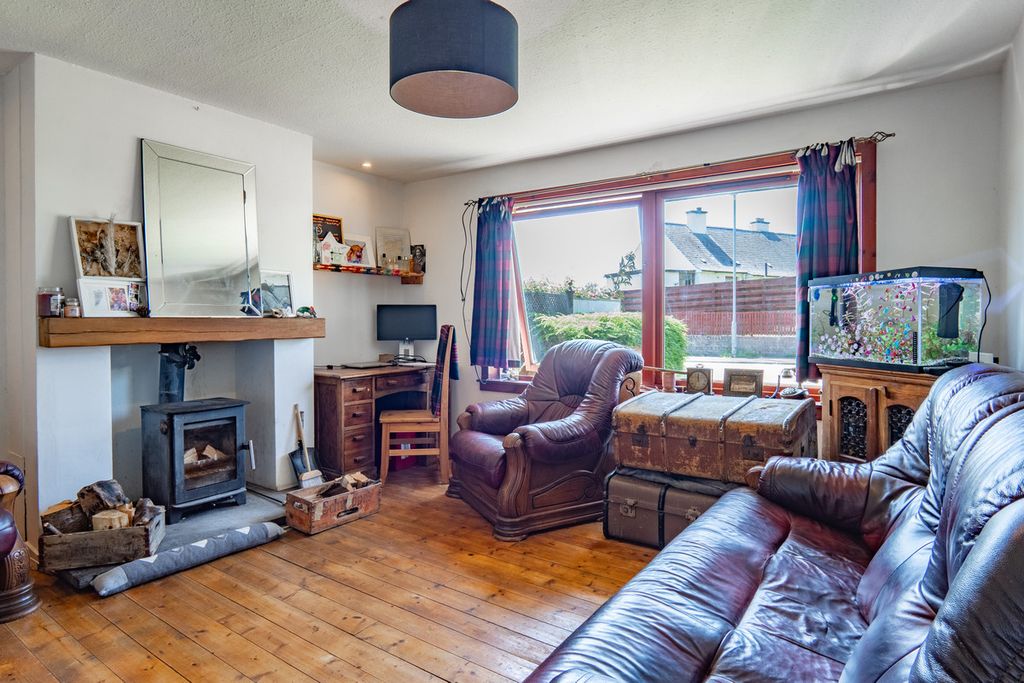 Property photo 2 of 30