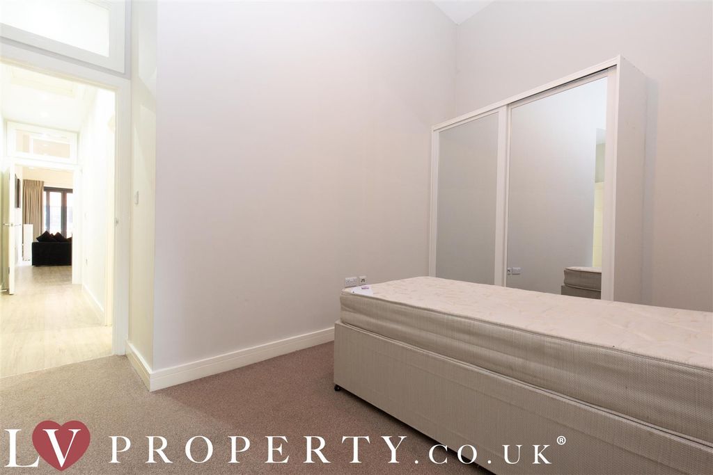 Property photo 3 of 13 N12.Jpg
