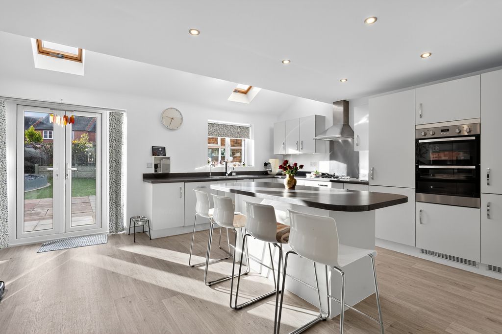 Property photo 2 of 23