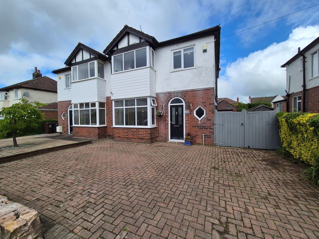 Property photo 1 of 26