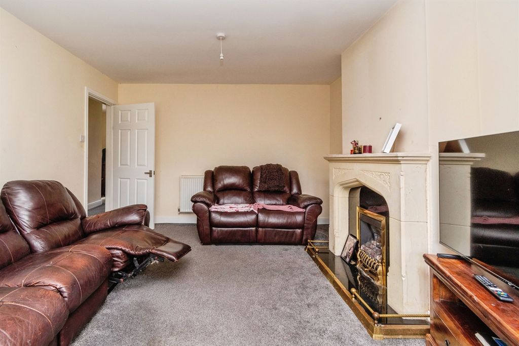 Property photo 3 of 19