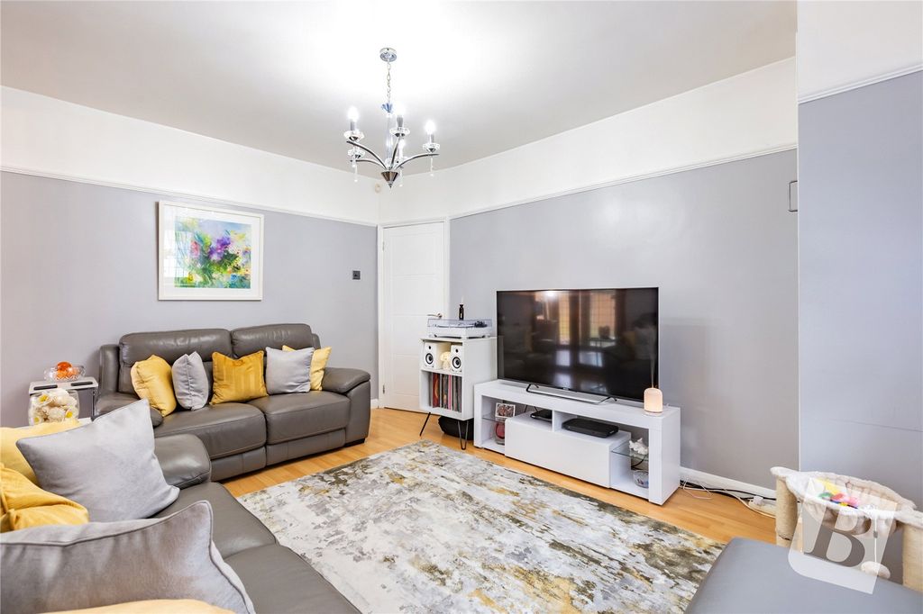 Property photo 2 of 17 Picture No. 16